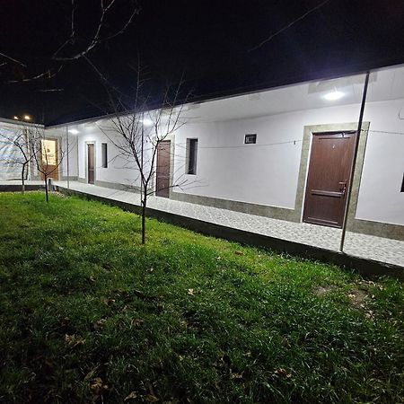 Galstyans Hotel Evn Airport P'arak'ar Экстерьер фото